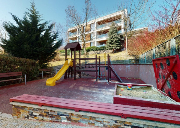 PREDANÉ + PRENAJATÉ -Slnečný, kompletne zariadený 4 izbový byt s terasou, loggiou, 2 x parking v garáži: rezidencia PARKVILLE, KOLIBA-BA III.