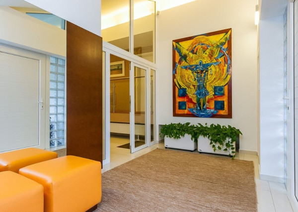 PREDANÉ - 6 izb.rod.dom v pokojnej štvrti STUPAVY v blízkosti lesa a parku.Excelentná záhrada 1469 m2 s bazénom.