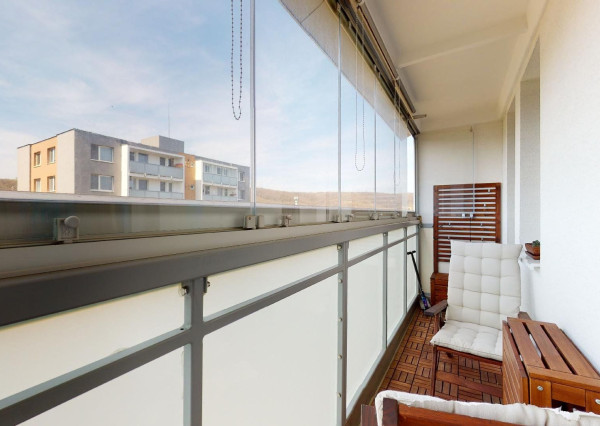 PREDANÉ -Slnečný 3 izbový byt s loggiou, pivnicou, parkingom - ul. PÚPAVOVÁ,  BA IV - KARLOVA VES