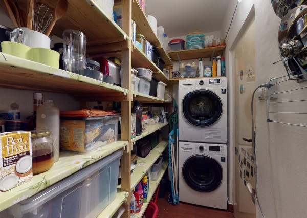 PREDANÉ -Slnečný 3 izbový byt s loggiou, pivnicou, parkingom - ul. PÚPAVOVÁ,  BA IV - KARLOVA VES