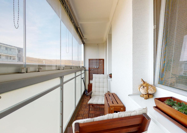 PREDANÉ -Slnečný 3 izbový byt s loggiou, pivnicou, parkingom - ul. PÚPAVOVÁ,  BA IV - KARLOVA VES