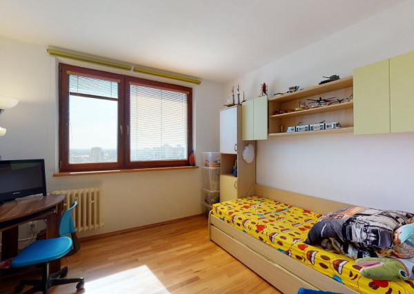 PREDANÉ -Slnečný 3 izbový byt s loggiou, pivnicou, parkingom - ul. PÚPAVOVÁ,  BA IV - KARLOVA VES