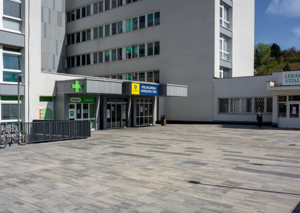 PREDANÉ -Slnečný 3 izbový byt s loggiou, pivnicou, parkingom - ul. PÚPAVOVÁ,  BA IV - KARLOVA VES