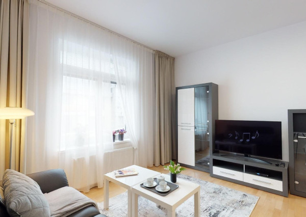 UL.DUNAJSKÁ-byt 48m2,kompl.zariadený,klimatizácia,vys.stropy.