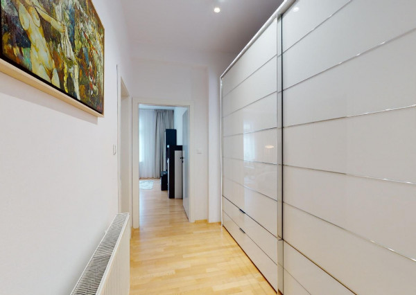 UL.DUNAJSKÁ-byt 48m2,kompl.zariadený,klimatizácia,vys.stropy.