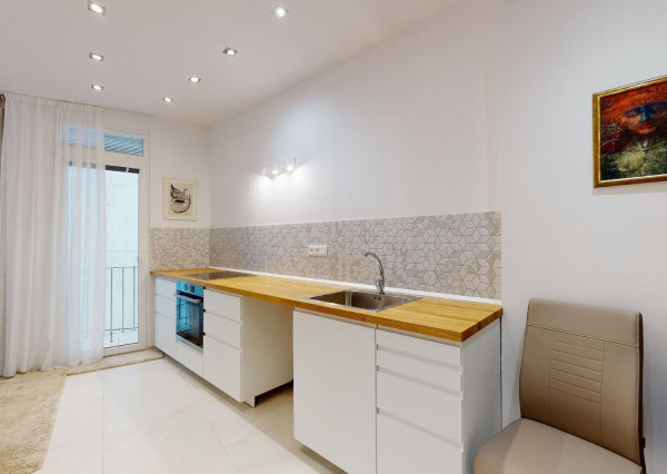 UL.DUNAJSKÁ-byt 48m2,kompl.zariadený,klimatizácia,vys.stropy.