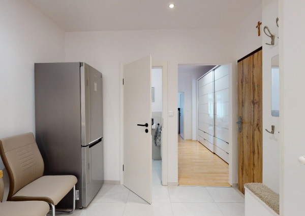 UL.DUNAJSKÁ-byt 48m2,kompl.zariadený,klimatizácia,vys.stropy.