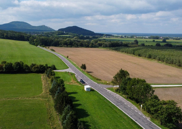 Predaj - rovinatý pozemok, pravidelný tvar 44 773 m2 na Záhori, obec Plavecký Mikuláš.