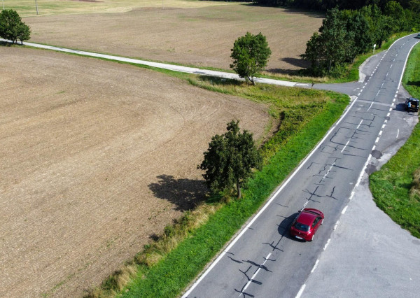 Predaj - rovinatý pozemok, pravidelný tvar 44 773 m2 na Záhori, obec Plavecký Mikuláš.