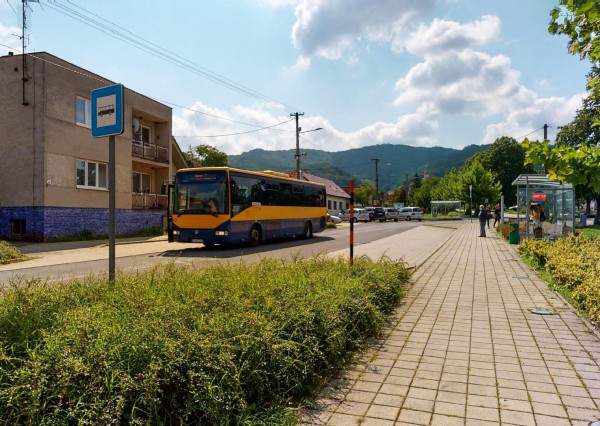 Predaj - rovinatý pozemok, pravidelný tvar 44 773 m2 na Záhori, obec Plavecký Mikuláš.