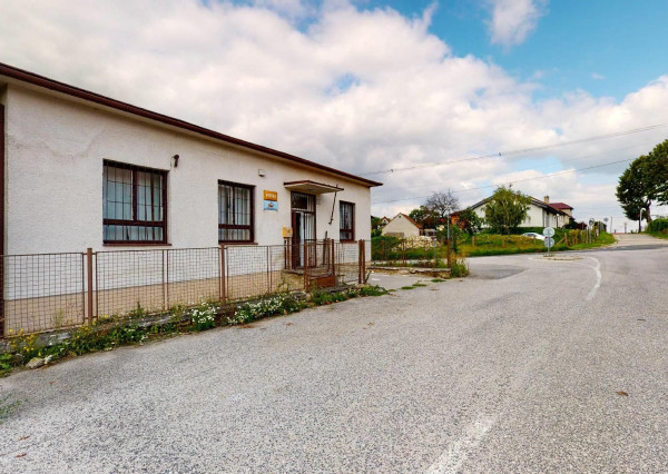 Predaj - rovinatý pozemok, pravidelný tvar 44 773 m2 na Záhori, obec Plavecký Mikuláš.