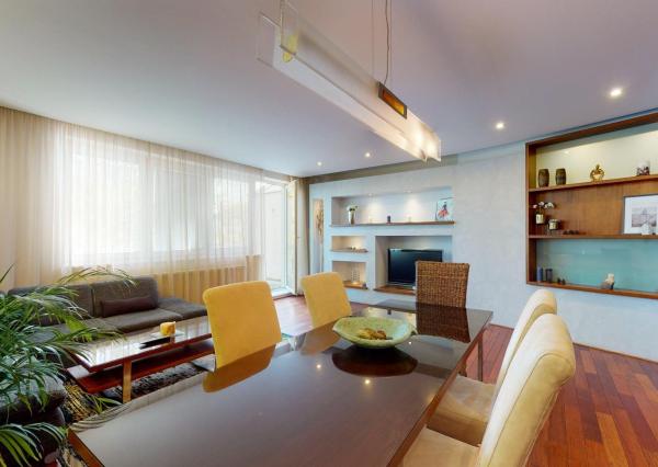 PREDANÉ - Zariadený 3 izb.byt 124 m2: tehla,veľká loggia,šatník,práčovňa,klimatizácia,parking v TOP lokalite!