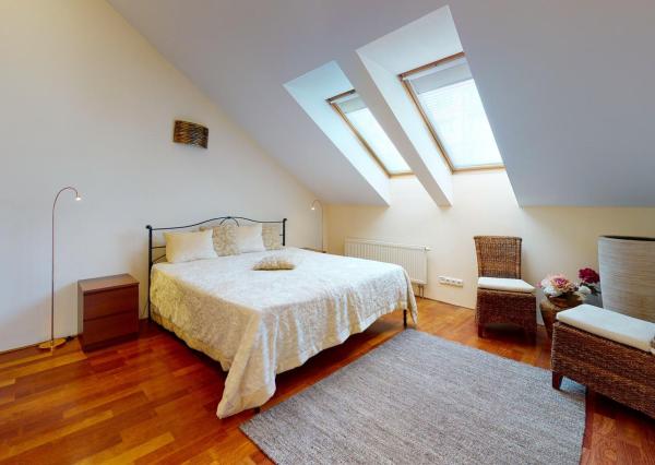 PREDANÉ - Zariadený 3 izb.byt 124 m2: tehla,veľká loggia,šatník,práčovňa,klimatizácia,parking v TOP lokalite!