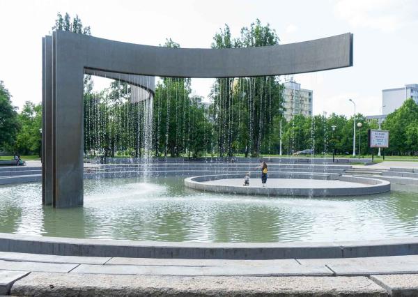 PREDANÉ - Zariadený 3 izb.byt 124 m2: tehla,veľká loggia,šatník,práčovňa,klimatizácia,parking v TOP lokalite!