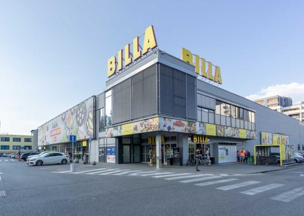 PREDANÉ - Zariadený 3 izb.byt 124 m2: tehla,veľká loggia,šatník,práčovňa,klimatizácia,parking v TOP lokalite!