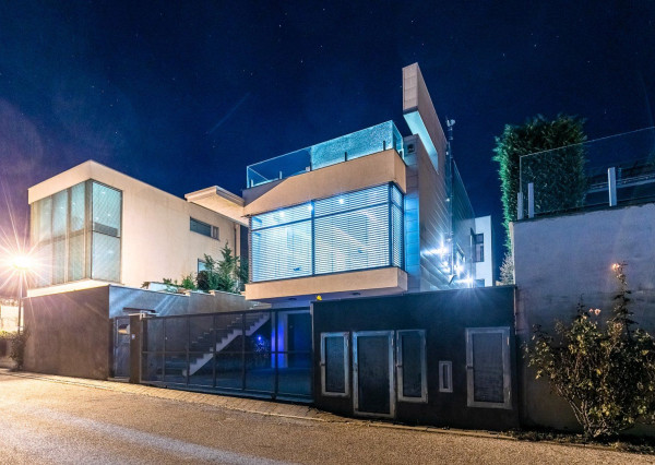 Exkluzívna vila v TOP lokalite KOLIBA - VINOHRADY s panoramatickým výhľadom.