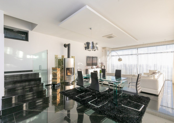 Exkluzívna vila v TOP lokalite KOLIBA - VINOHRADY s panoramatickým výhľadom.