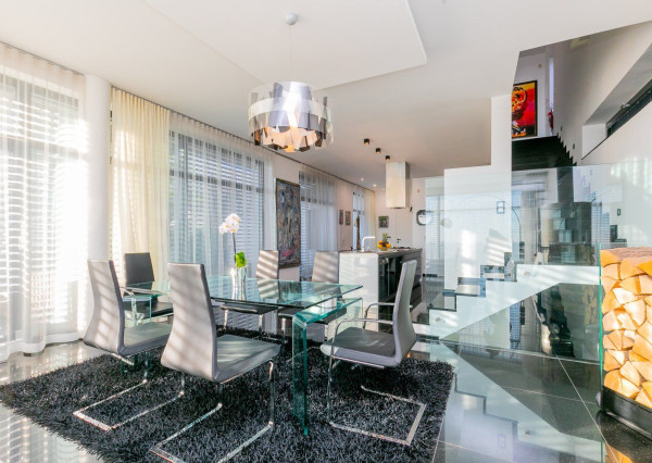 Exkluzívna vila v TOP lokalite KOLIBA - VINOHRADY s panoramatickým výhľadom.