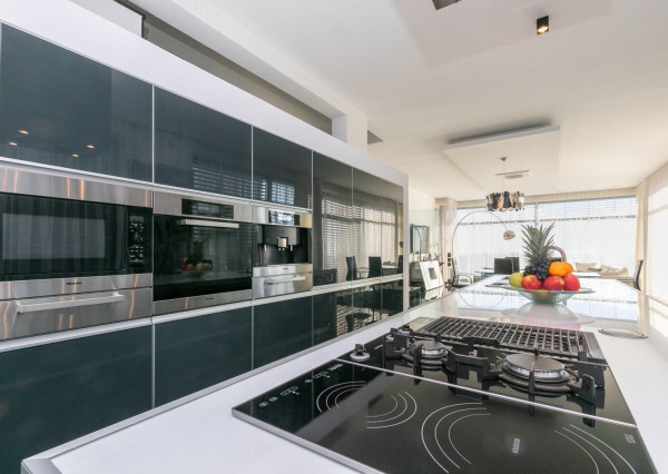 Exkluzívna vila v TOP lokalite KOLIBA - VINOHRADY s panoramatickým výhľadom.