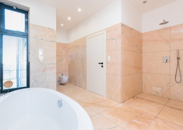 Exkluzívna vila v TOP lokalite KOLIBA - VINOHRADY s panoramatickým výhľadom.