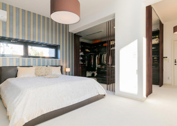 Exkluzívna vila v TOP lokalite KOLIBA - VINOHRADY s panoramatickým výhľadom.