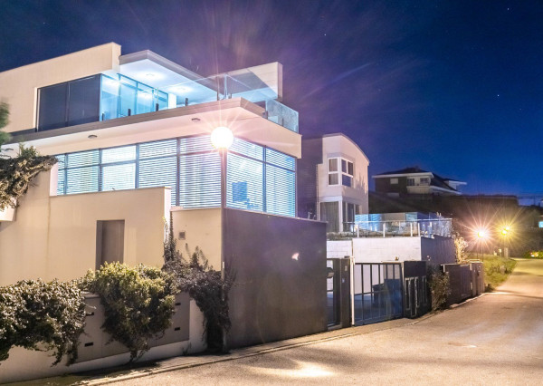 Exkluzívna vila v TOP lokalite KOLIBA - VINOHRADY s panoramatickým výhľadom.