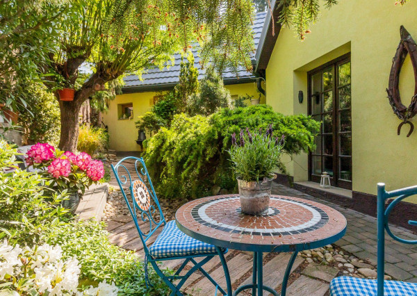 Prenajaté: rod.dom v tesnej BLÍZKOSTI LESA,NÁMESTIA a PÚTNICKÉHO AREÁLU