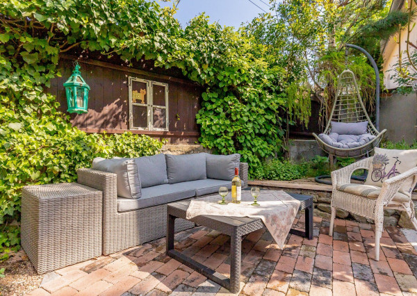 Prenajaté: rod.dom v tesnej BLÍZKOSTI LESA,NÁMESTIA a PÚTNICKÉHO AREÁLU