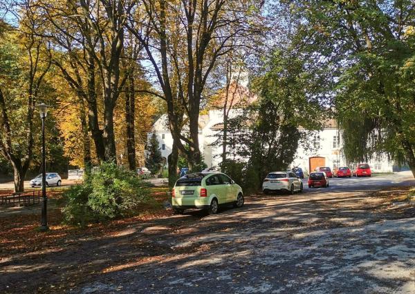 Prenajaté: rod.dom v tesnej BLÍZKOSTI LESA,NÁMESTIA a PÚTNICKÉHO AREÁLU