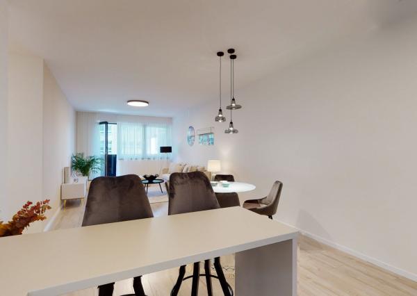 PRENAJATÉ - Úpne nový, elegantný 3 izb.byt 124 m2 kompletne zariadený, loggia, 2 x parking, BA I - Staré Mesto.