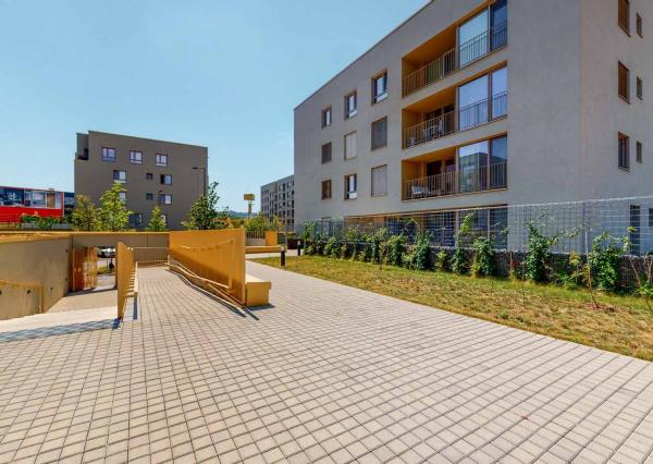 PRENAJATÉ-Kompletne zariadený, nový 2 izb. byt 62 m2, loggia, pivnica, parking garáž - NOVOSTAVBA BORY