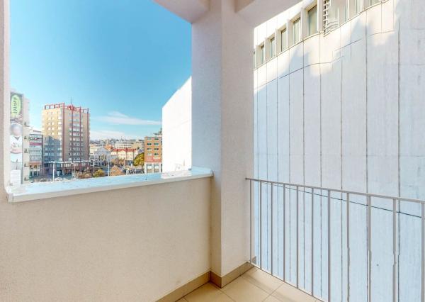 PRENAJATÉ - ÚPLNE NOVÝ, elegantný 3 izb.byt 90 m2 KOMPLETNE ZARIADENÝ,loggia,parking,STARÉ MESTO - ul. DUNAJSKÁ.