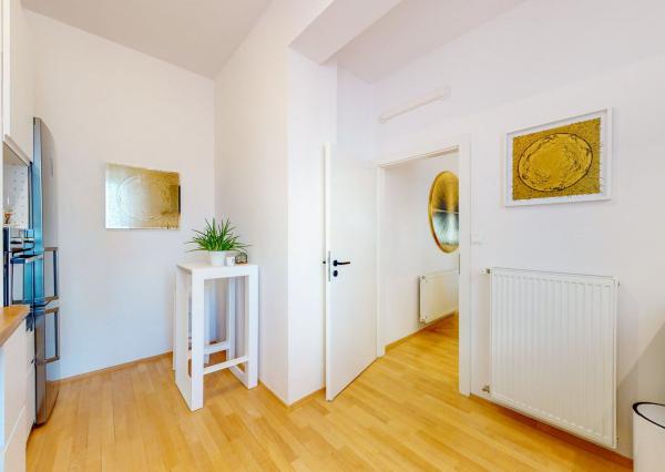 PRENAJATÉ - ÚPLNE NOVÝ, elegantný 3 izb.byt 90 m2 KOMPLETNE ZARIADENÝ,loggia,parking,STARÉ MESTO - ul. DUNAJSKÁ.