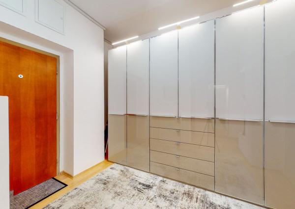 PRENAJATÉ - ÚPLNE NOVÝ, elegantný 3 izb.byt 90 m2 KOMPLETNE ZARIADENÝ,loggia,parking,STARÉ MESTO - ul. DUNAJSKÁ.