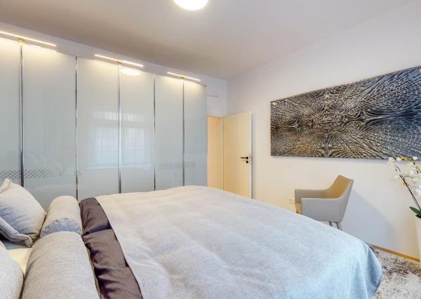 PRENAJATÉ - ÚPLNE NOVÝ, elegantný 3 izb.byt 90 m2 KOMPLETNE ZARIADENÝ,loggia,parking,STARÉ MESTO - ul. DUNAJSKÁ.