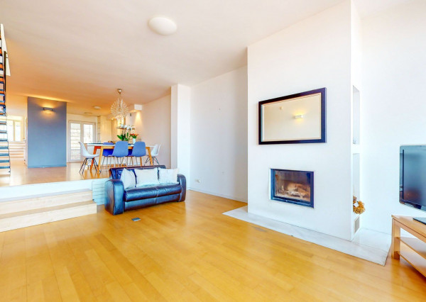 PREDANÉ- 5 izb.rodinný dom v TOP lokalite KOLIBA s panoramatickým výhľadom na mesto a zeleň, sauna,krb,garáž.