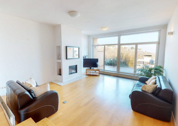 PREDANÉ- 5 izb.rodinný dom v TOP lokalite KOLIBA s panoramatickým výhľadom na mesto a zeleň, sauna,krb,garáž.