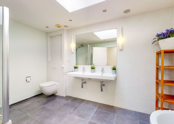 PREDANÉ- 5 izb.rodinný dom v TOP lokalite KOLIBA s panoramatickým výhľadom na mesto a zeleň, sauna,krb,garáž.