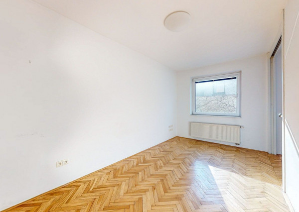 PREDANÉ- 5 izb.rodinný dom v TOP lokalite KOLIBA s panoramatickým výhľadom na mesto a zeleň, sauna,krb,garáž.