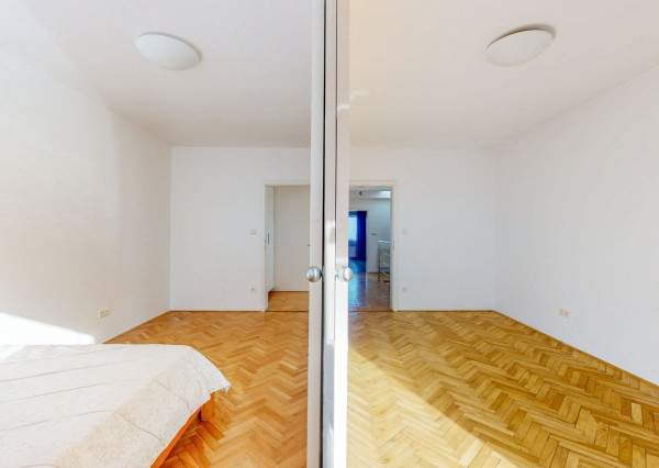 PREDANÉ- 5 izb.rodinný dom v TOP lokalite KOLIBA s panoramatickým výhľadom na mesto a zeleň, sauna,krb,garáž.