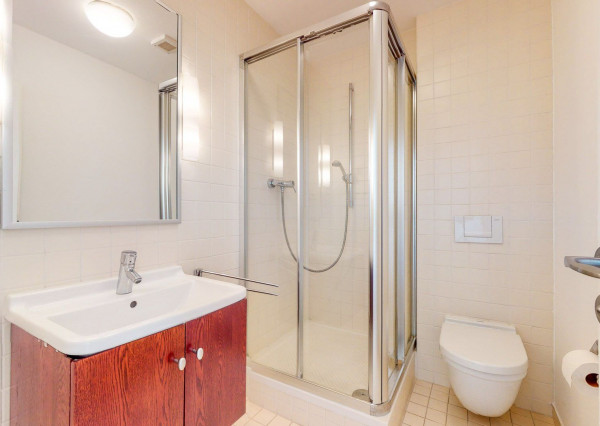 PREDANÉ- 5 izb.rodinný dom v TOP lokalite KOLIBA s panoramatickým výhľadom na mesto a zeleň, sauna,krb,garáž.