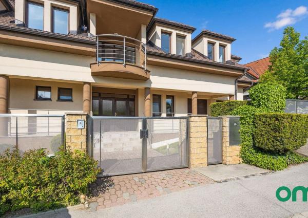 PREDANÉ-6 izb.rodinný dom,POZEMOK 1112 m2, v tesnej blízkosti lesa.