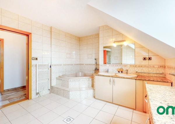 PREDANÉ-6 izb.rodinný dom,POZEMOK 1112 m2, v tesnej blízkosti lesa.