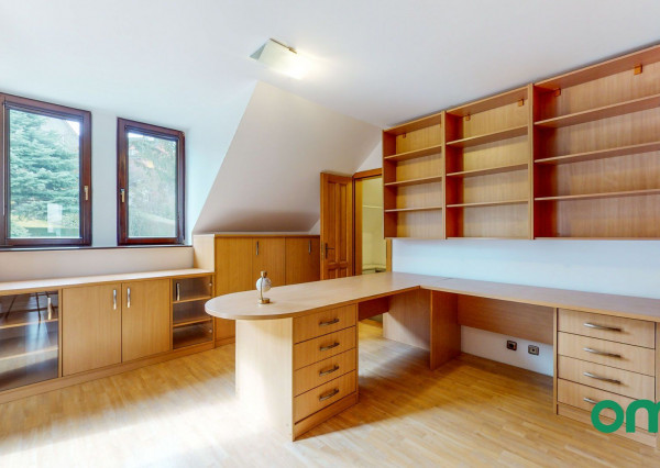 PREDANÉ-6 izb.rodinný dom,POZEMOK 1112 m2, v tesnej blízkosti lesa.