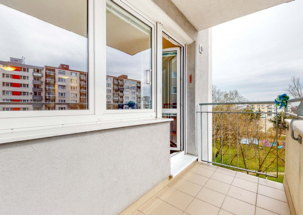 Južne orientovaný 3i s parkovaním v Perle Ružinova