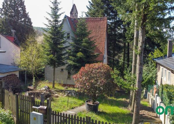 PREDANÉ -rodinný dom priamo pod lesom na pozemku 1638 m2 s potôčikom, tichá lokalita obklopená prírodou.