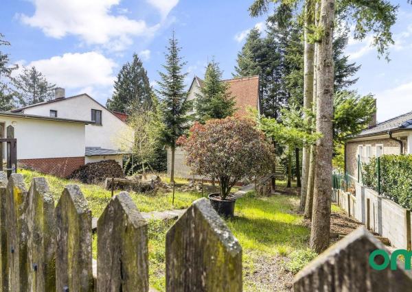 PREDANÉ -rodinný dom priamo pod lesom na pozemku 1638 m2 s potôčikom, tichá lokalita obklopená prírodou.