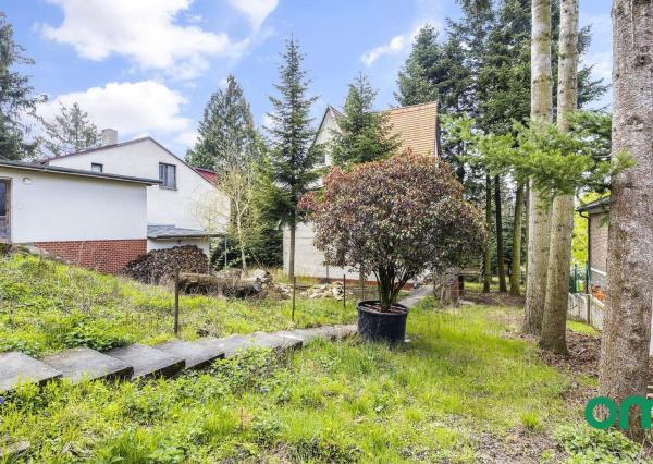 PREDANÉ -rodinný dom priamo pod lesom na pozemku 1638 m2 s potôčikom, tichá lokalita obklopená prírodou.