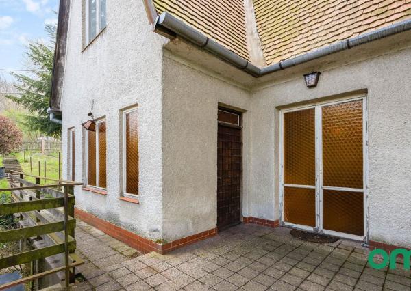 PREDANÉ -rodinný dom priamo pod lesom na pozemku 1638 m2 s potôčikom, tichá lokalita obklopená prírodou.