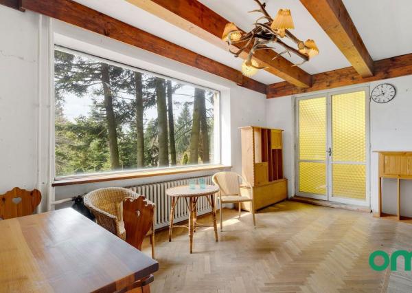 PREDANÉ -rodinný dom priamo pod lesom na pozemku 1638 m2 s potôčikom, tichá lokalita obklopená prírodou.